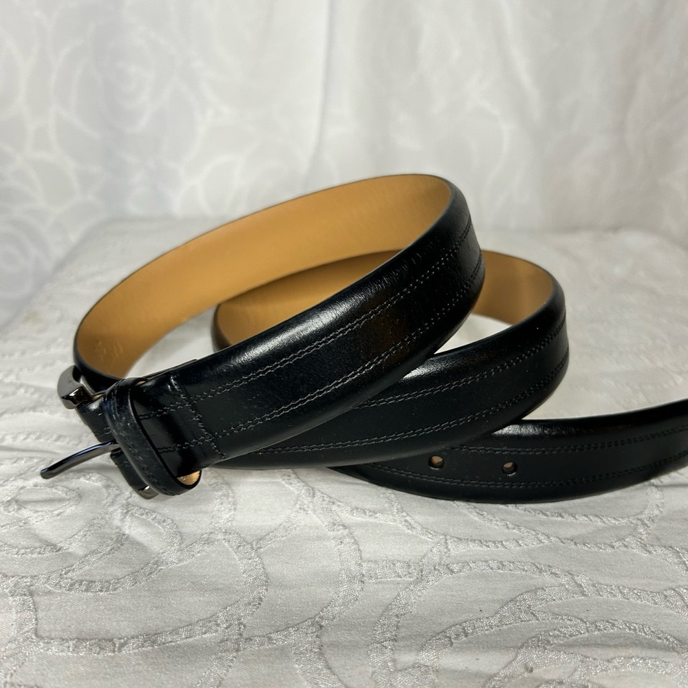 Kirkland Signature Black Italian Leather Men’s Belt. Size 40 Fits a 38 pant size
